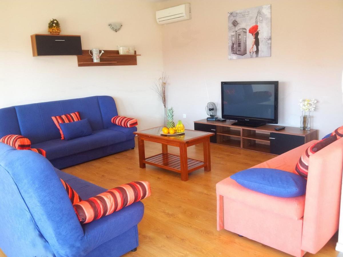 Apartment Maria - Comfortable Kastela Exterior photo
