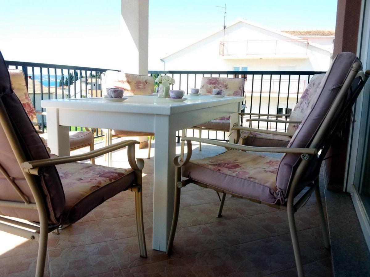 Apartment Maria - Comfortable Kastela Exterior photo